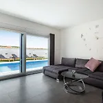 Luxury Noemi Willa Ražanac