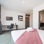 Luxury Noemi Ražanac