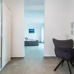 Luxury Noemi