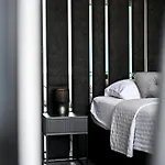 Luxury Noemi *