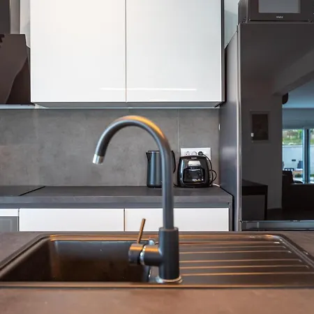 Luxury Noemi Ražanac