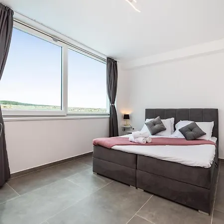 Luxury Noemi Villa