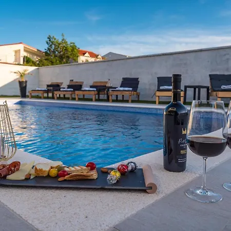 Villa Luxury Noemi *