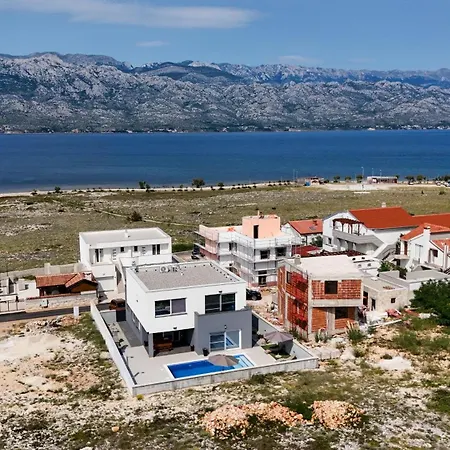 Luxury Noemi Villa Ražanac