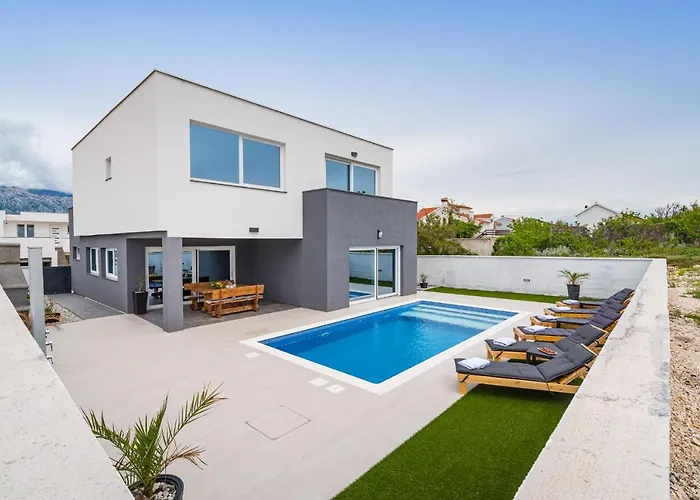 Luxury Noemi Villa Ražanac