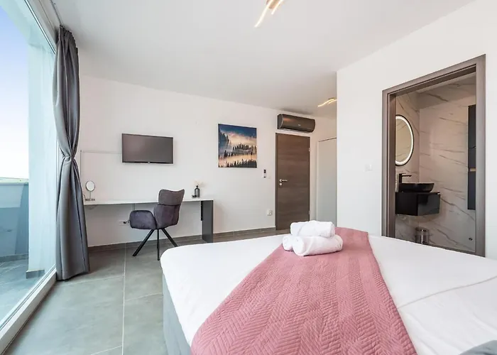 Luxury Noemi Ražanac