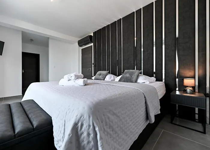 Luxury Noemi Villa Ražanac