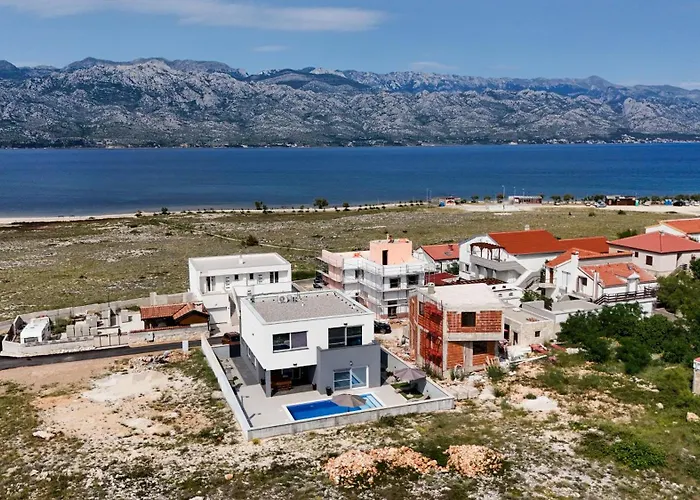 Luxury Noemi Villa Ražanac