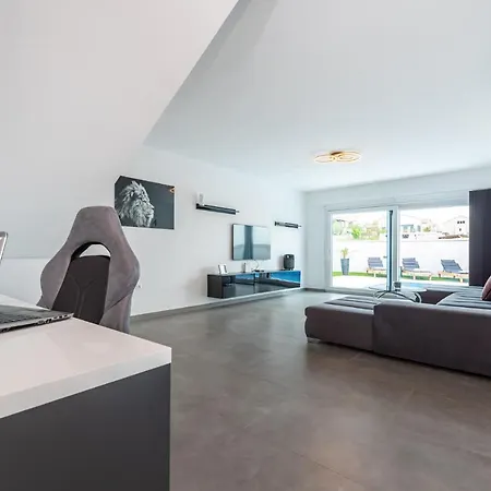 Luxury Noemi Villa