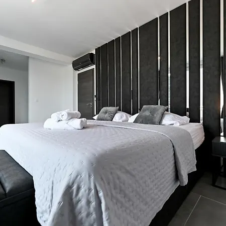 Luxury Noemi Villa Ražanac