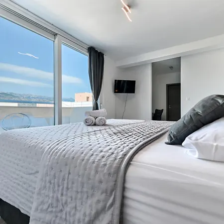 Luxury Noemi Villa *