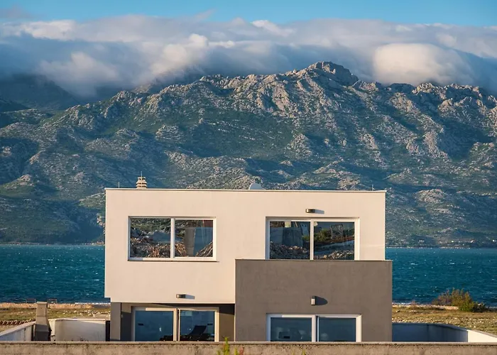 Luxury Noemi Villa Ražanac
