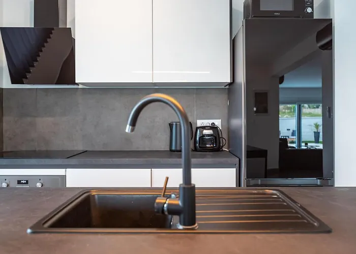 Luxury Noemi Ražanac