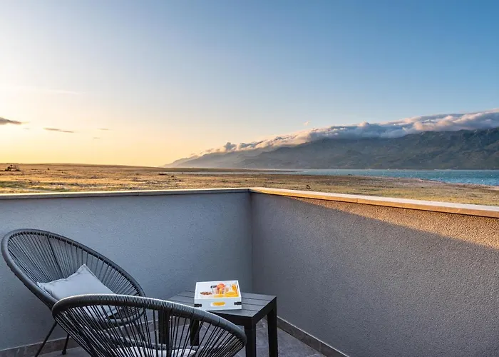 Luxury Noemi Ražanac