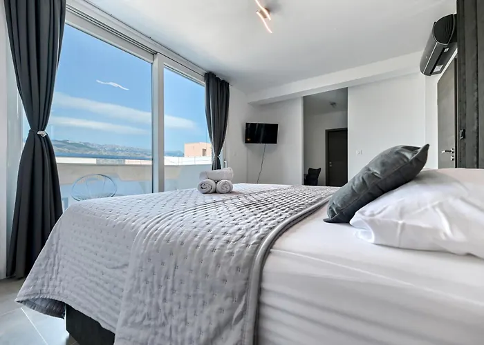 Luxury Noemi Villa *