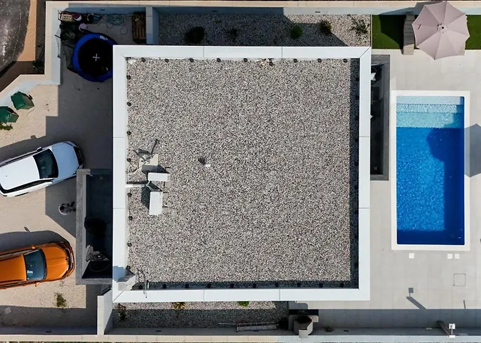 Luxury Noemi Villa *